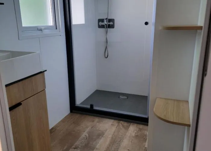 Kamp alanı Mobil Calina 4-6 Personnes Litteau